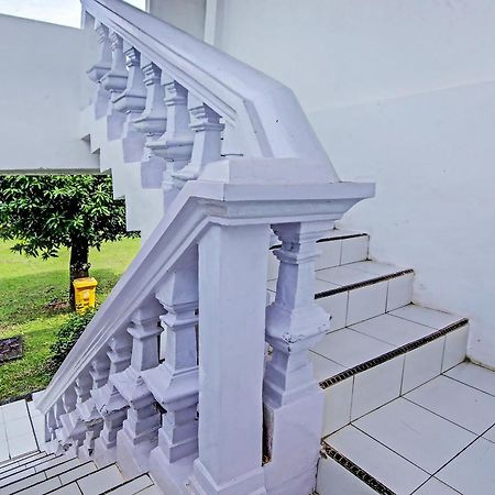 Oyo Life 91127 Wisma Sukajadi Syariah Perabumulih エクステリア 写真