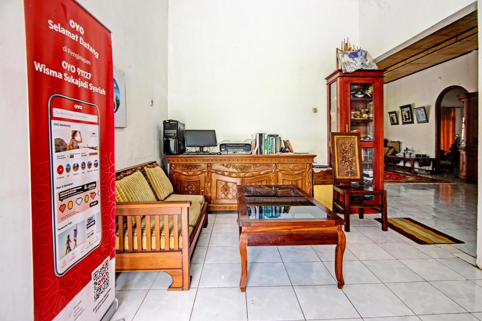 Oyo Life 91127 Wisma Sukajadi Syariah Perabumulih エクステリア 写真